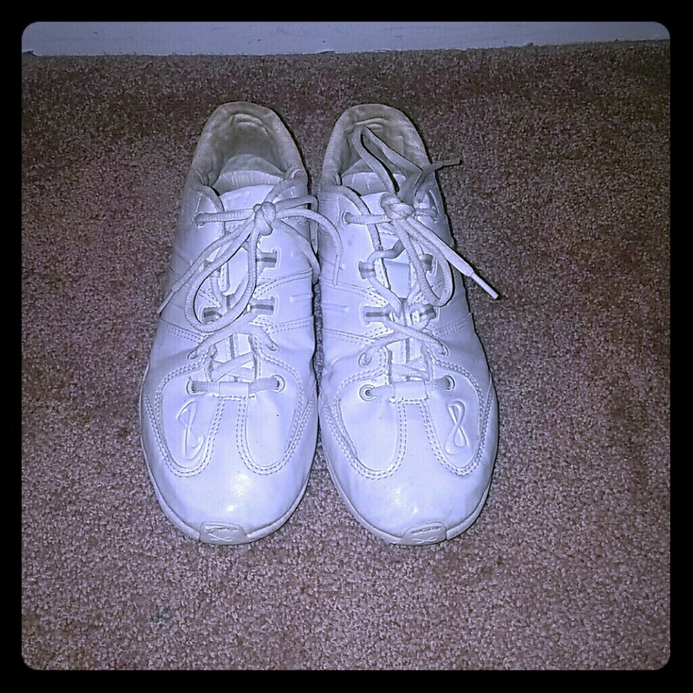 Nfinity cheer shoes